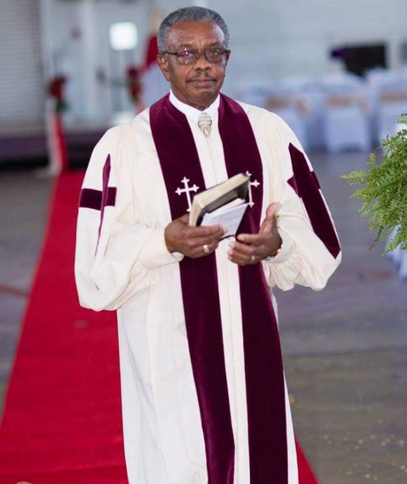 Our Pastor Emeritus Rev. David Thomas Our Pastor Emeritus<br />
Rev. David Thomas